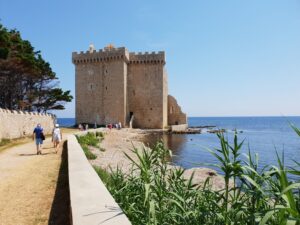 Eiland Lérins, monnikenklooster