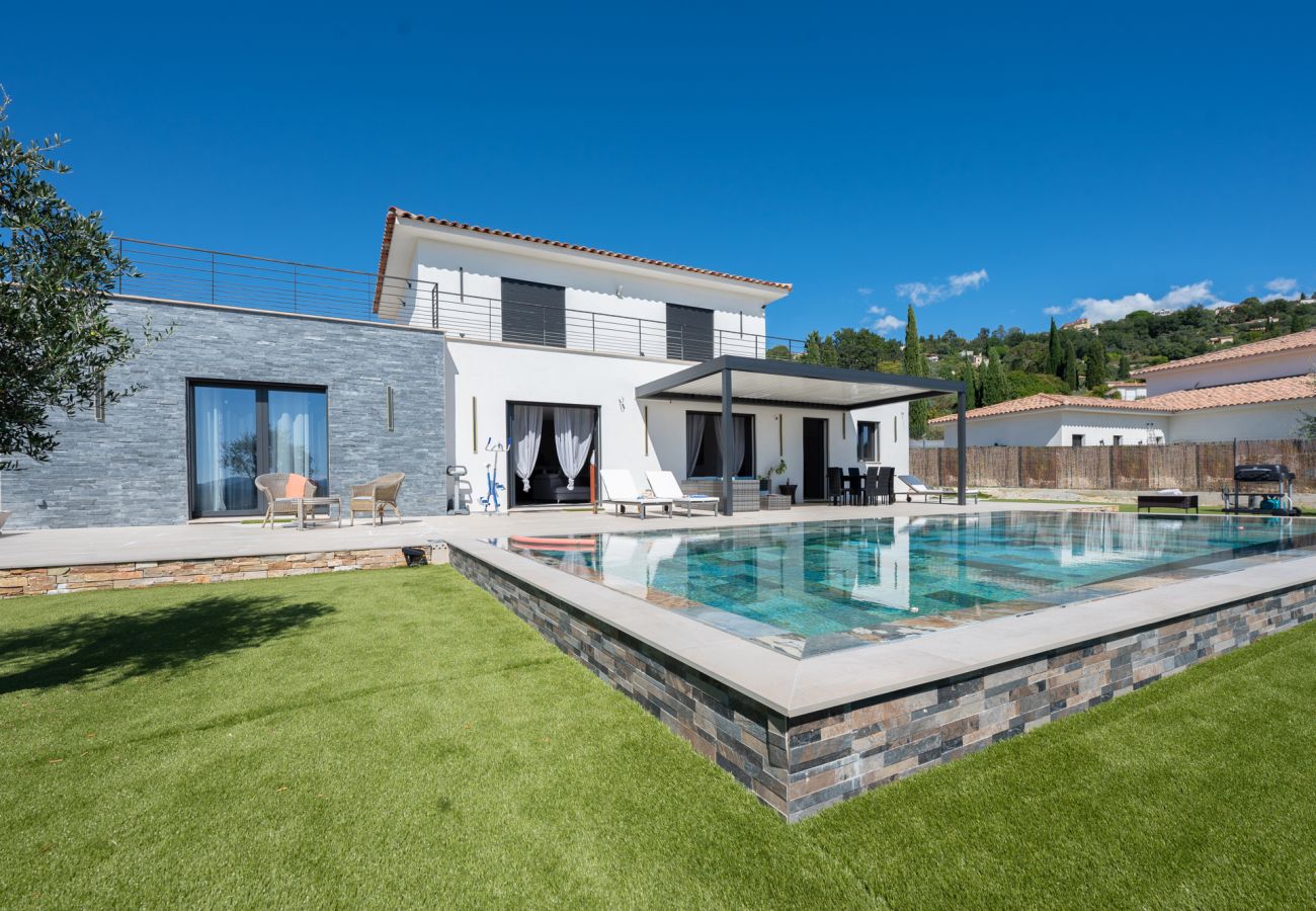 Villa in Montauroux -  Luxusvilla Belletoile, 8 persons, Aussicht, Montauroux