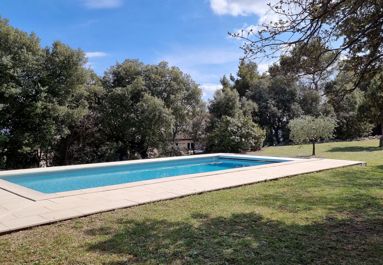 84LUCK, Secured and heated private pool, Murs, Provence, southern France