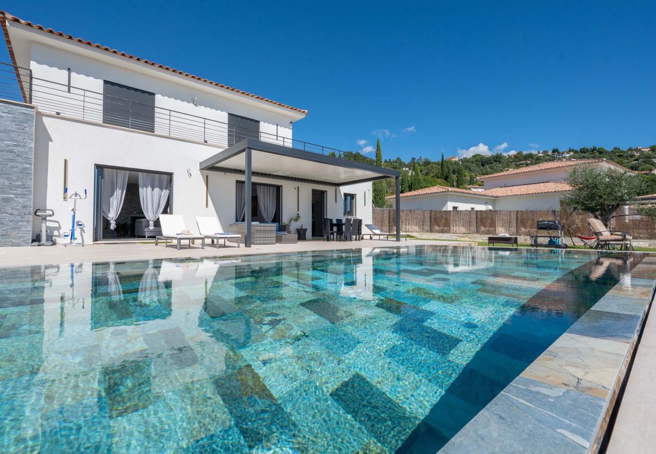 Villa in Montauroux -  Luxury Villa Belletoile, 8 persons, views, Montauroux