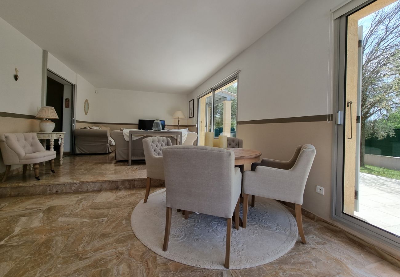 Villa in Saint-Quentin-la-Poterie - Jardin d'Uzès walking distance village