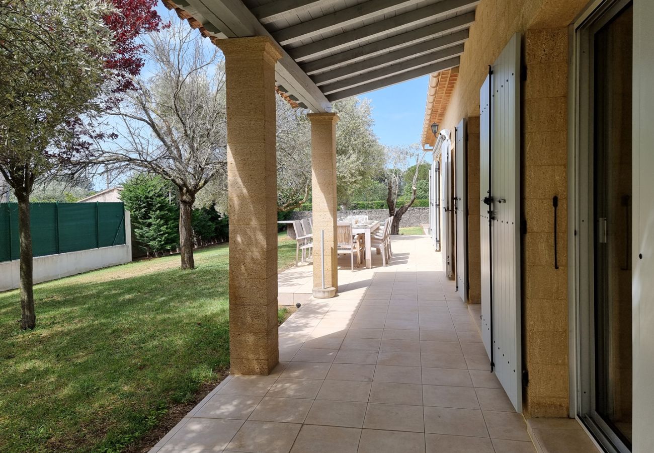 Villa in Saint-Quentin-la-Poterie - Jardin d'Uzès walking distance village