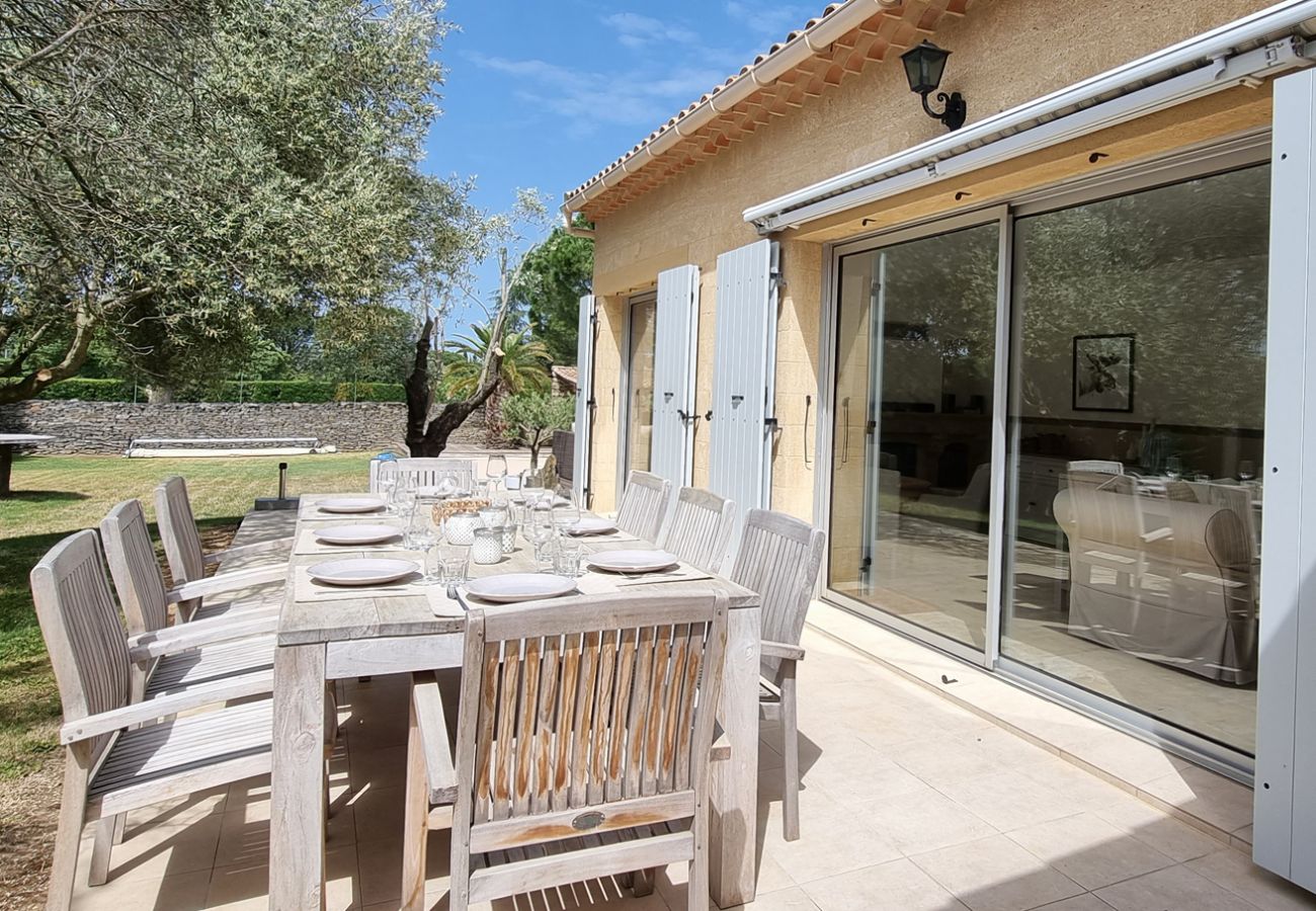 Villa in Saint-Quentin-la-Poterie - Jardin d'Uzès walking distance village