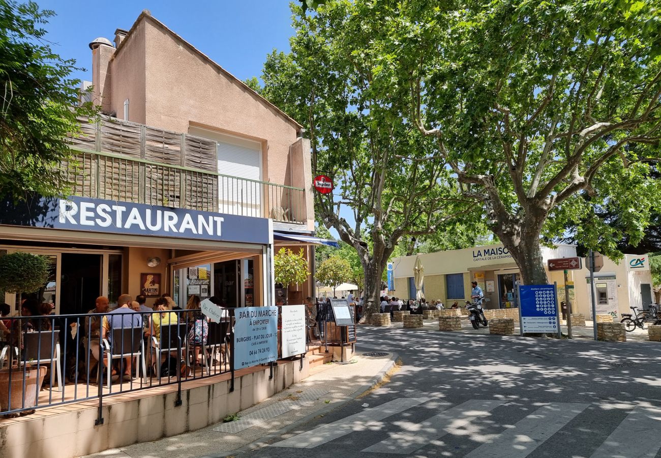 Villa in Saint-Quentin-la-Poterie - Jardin d'Uzès walking distance village