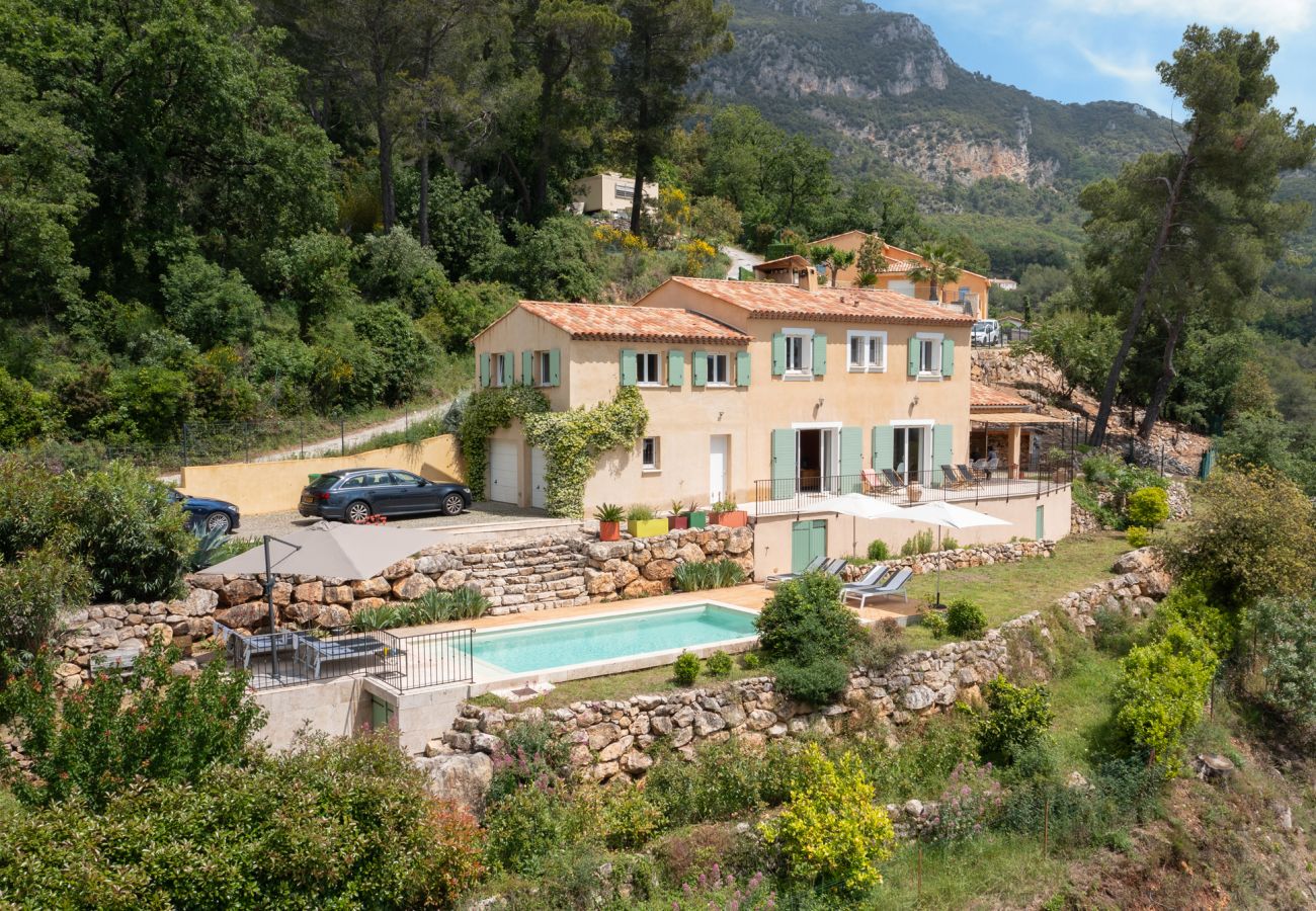  villa, flanc de montagne, piscine privée, vues, Côte d'Azur