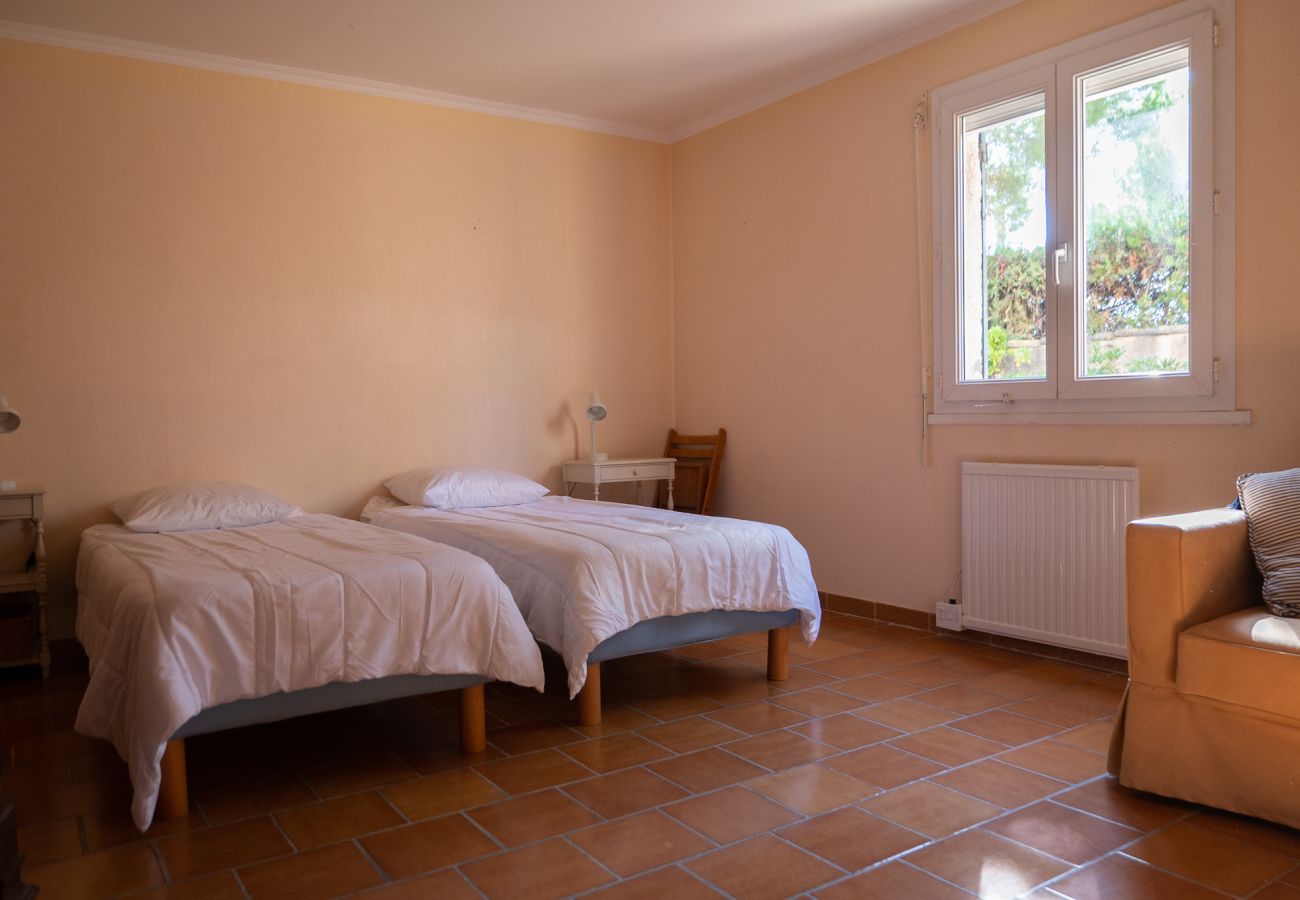 Villa in Marseillan - 34SCRIBO · La Scribote Sea and pool