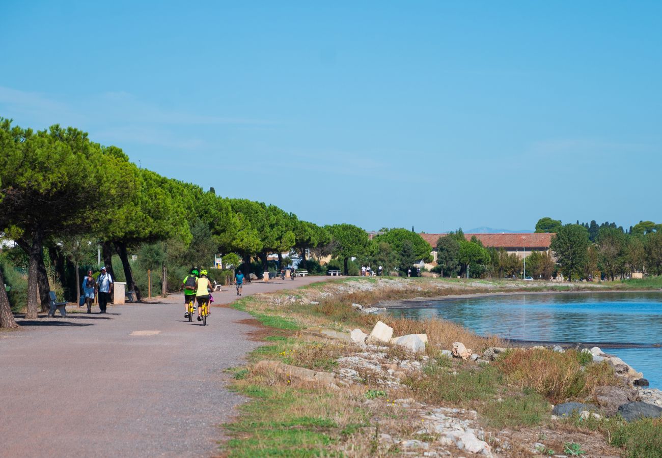 Villa in Marseillan - 34SCRIBO · La Scribote Sea and pool