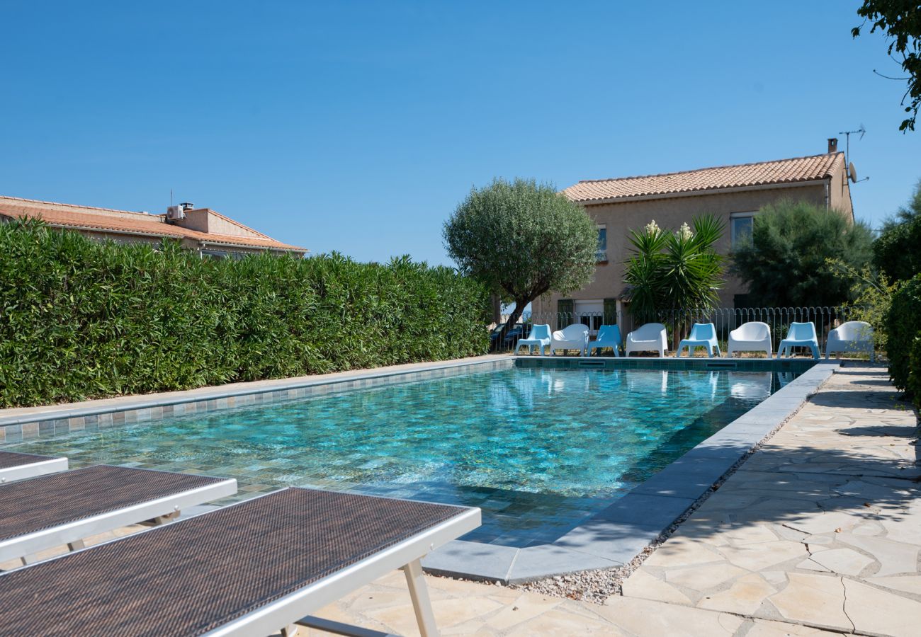 Villa in Marseillan - 34SCRIBO · La Scribote Sea and pool