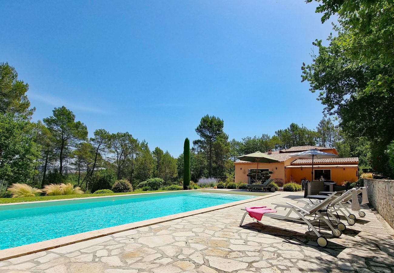 Villa 83Bold, groot en verwarmd privézwembad (12 x 6m), in omheinde tuin (10.000m2)
